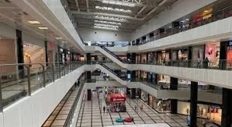 1 Ocak AVM'ler Açık mı? 1 Ocak 2026 Perşembe Yarın Alışveriş Merkezleri Saat Kaçta Açılıyor?