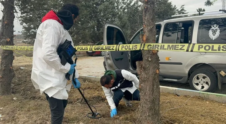 2 kuzen başlarından silahla vurulmuş halde bulundu