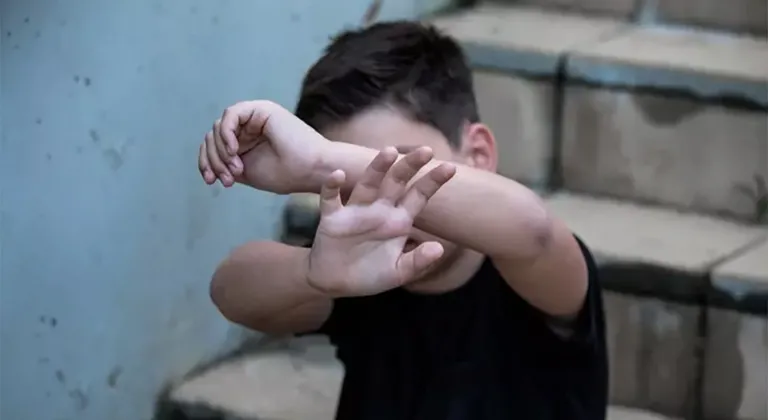 5 yaşındaki çocuklarını kurban edeceklerdi!
