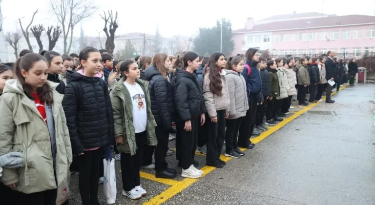 6 Şubat Depremlerinin 3. Yılında Türkiye Tek Yürek: Okullarda Duygusal Anma ve Saygı Duruşu