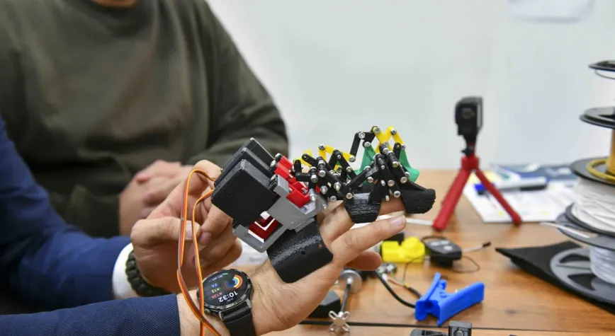 ABB'nin Teknoloji, Robotik ve Mühendislik Atölyesi gençleri bekliyor
