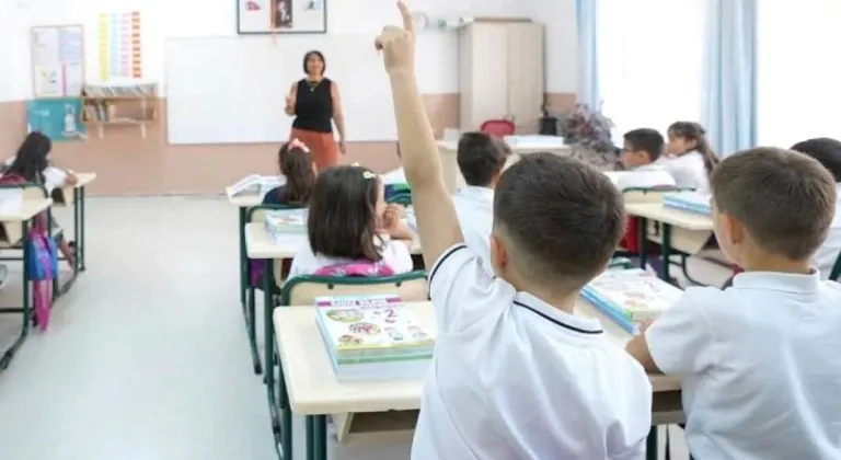 Aday Öğretmenlik ve Öğretmenlik Mesleği Kariyer Basamaklı Yönetmeliği yayımlandı