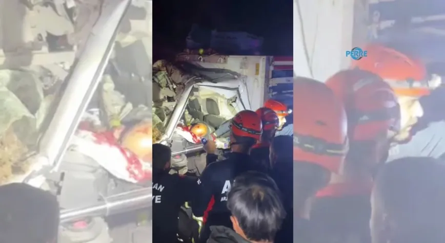 Adıyaman-Kahta kara yolunda kamyonet ile traktör çarpıştı: 1 kişi hayatını kaybetti  - Videolu Haber