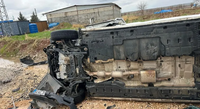 Adıyaman-Kahta karayolunda minibüs kazası: Beş yaralı 