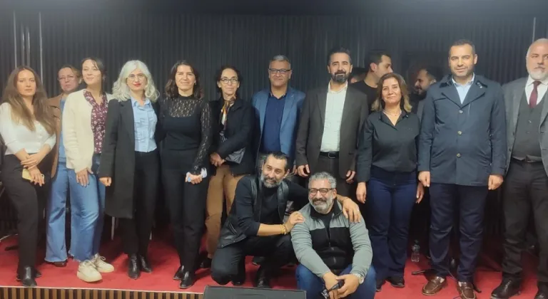 Adıyaman Kent Konseyi’nden Gölge Sanat Akademisi’nde şiir ve müzik dinletisi  - Videolu Haber