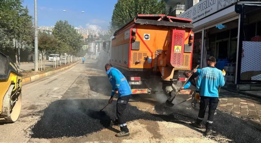 Adıyaman’da 6 mahallede yol onarımı, Hastane Caddesi’nde asfalt hazırlığı