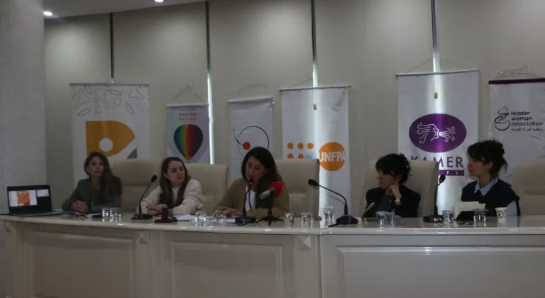 Adıyaman’da ‘Birlikte Güçlüyüz’ panelinde uzmanlar konuştu: ‘Dijital şiddet genç kadınları hedef alıyor’  - Videolu Haber