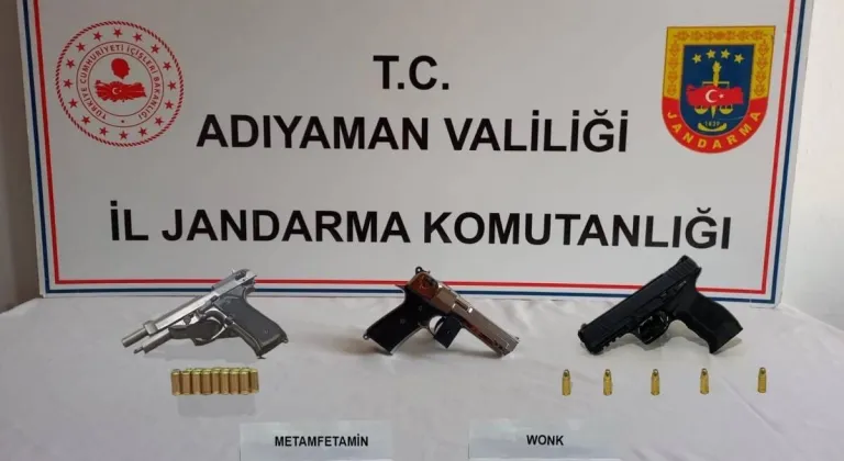 Adıyaman'da Jandarma yol kontrolünde silah ve uyuşturucu ele geçirildi 