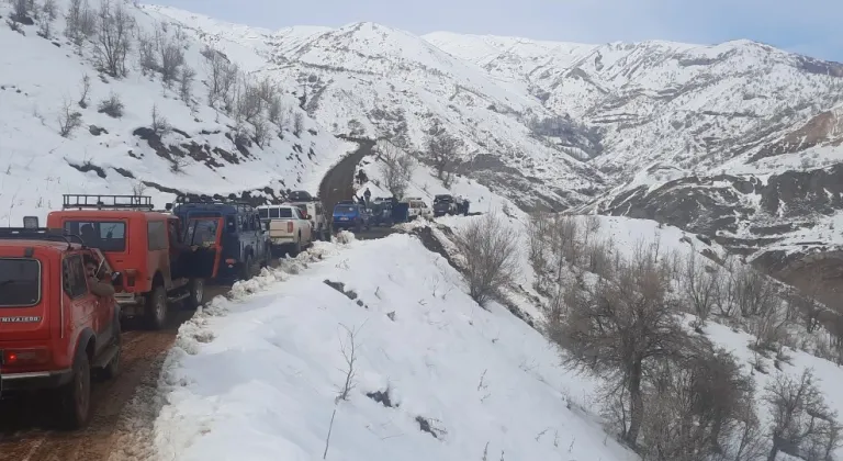 Adıyaman’da Offroad tutkunları Çat Deresi’nde buluştu  - Videolu Haber