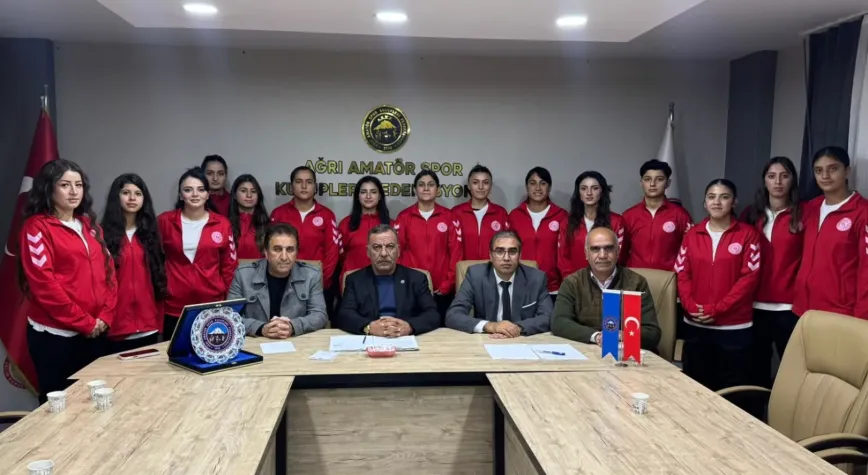 Ağrı Kadın Futbol Takımı’na kapalı saha ve deplasman desteği