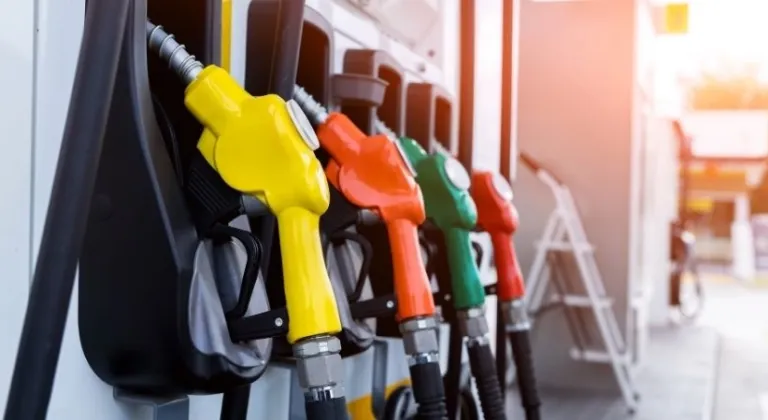 Akaryakıtta gece hareketliliği! Zam kararı değişti