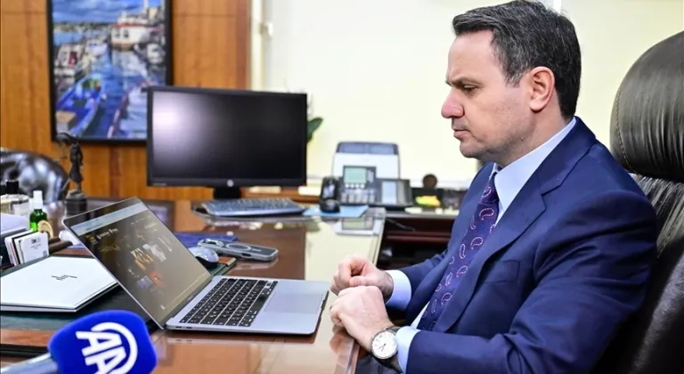 Akın Gürlek’in babası ve annesi kimdir, aslen nereli? Memleketi neresi?