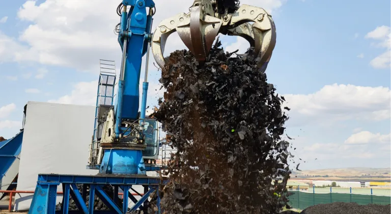 AKO Grup'tan Çığır Açan Hamle: Atık Lastikler Artık Çevreye Değil, Ekonomiye Kazandırılıyor!
