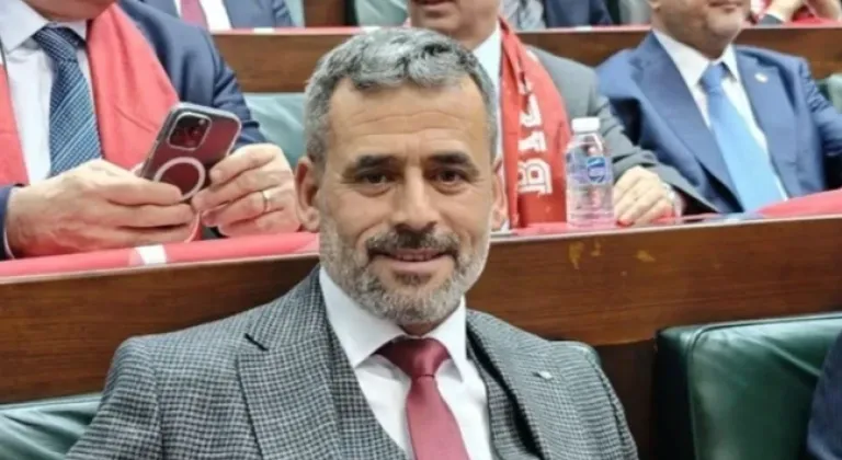 AKP'li belediye başkanına bıçaklı saldırı!