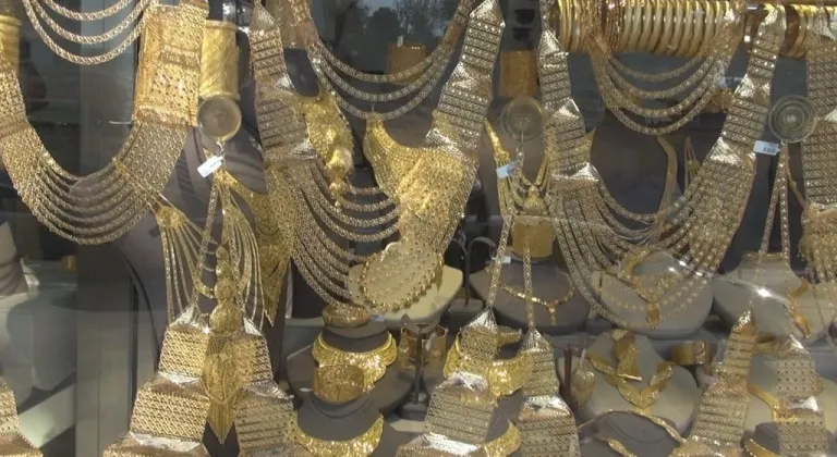 Altın fiyatlarında geri çekilme:24 şubat 2026 Gram ve çeyrek altın kaç TL oldu?