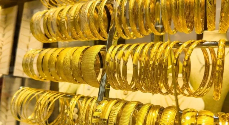 Altın tahtını koruyor: Türkiye’de tasarruf yatırımı yastık altında
