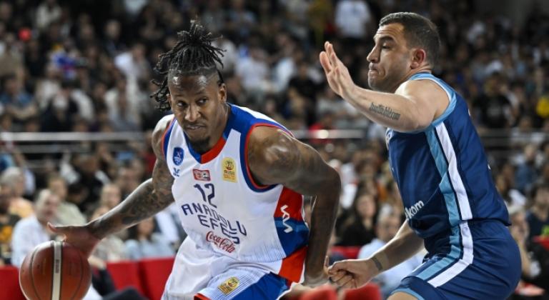 Anadolu Efes yarı finale yükseldi!