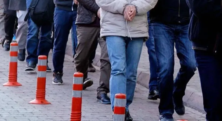 Ankara'da 22 gözaltı: Aralarında asker ve kamu görevlisi bulunuyor