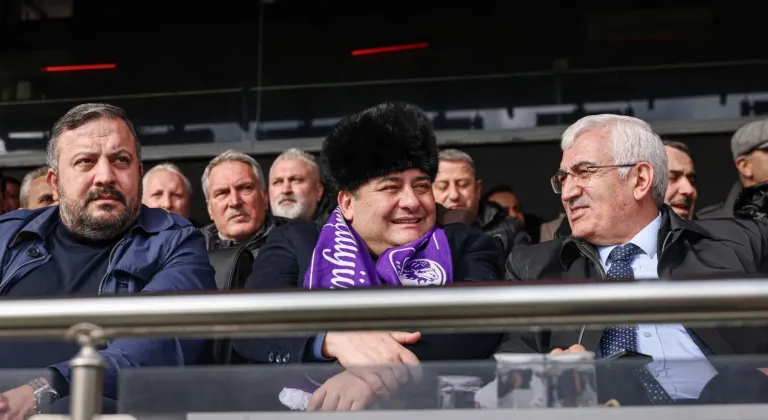 Ankara Sporuna Keçiören'den Tam Destek: Başkan Özarslan Tribünlerdeki Coşkuya Ortak Oldu!
