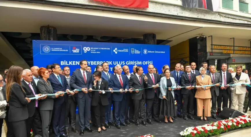 Ankara Ulus’ta girişimcilere yeni teknoloji ve iş geliştirme alanı açıldı