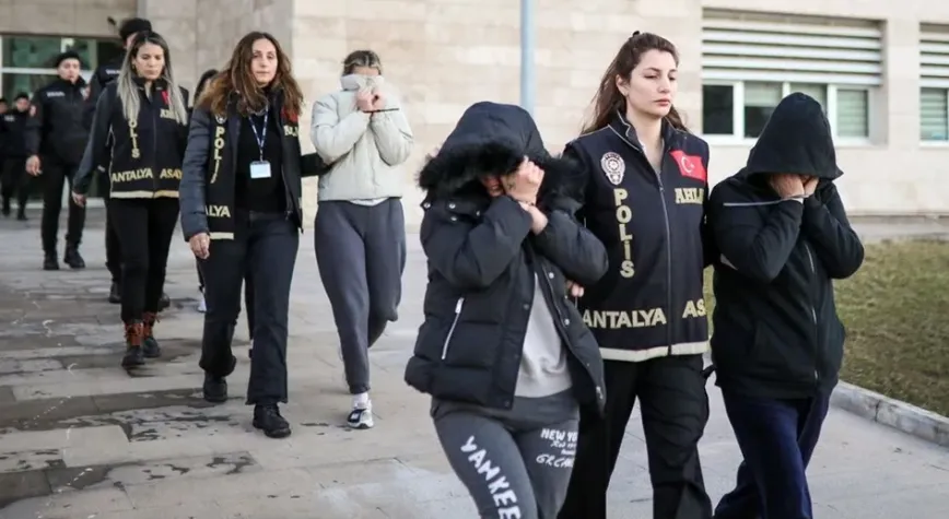 Antalya’da fuhuş operasyonu! 15 şüpheli gözaltında