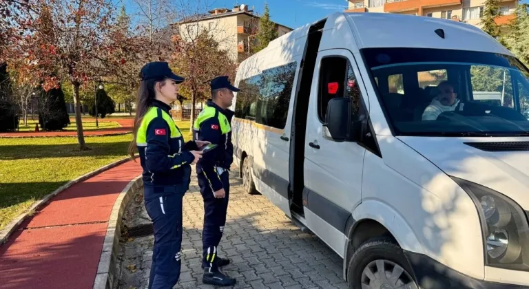 Artvin'de Öğrencilerin Güvenliği İçin Kapsamlı Seferberlik: Okul Çevreleri ve Servis Araçları Mercek Altında!