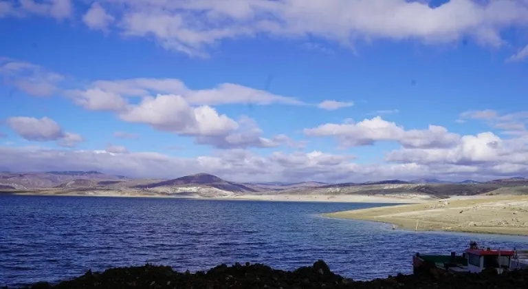 ASKİ'den Çamlıca Barajı'na yüzer su pompası