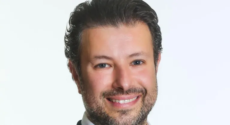 Atasun Optik'te Dev Transfer: Perakende Yıldızı Emre Demir Yeni Satış Direktörü Oldu!