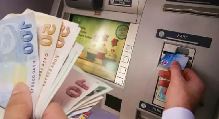 ATM'lerde yeni dönem başlıyor: Kartla para çekmek tarih oluyor!