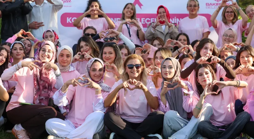 Bakırköy'de yogalı pembe farkındalık