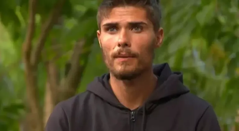 Barış Murat Yağcı havalimanında gözaltına alındı