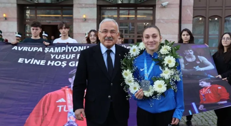 Başkan Güler, Başarılı Sporcuları Kabul Etti