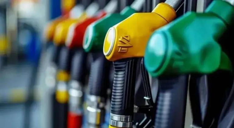 Benzine indirim geldi: Tabelada fiyat değişti