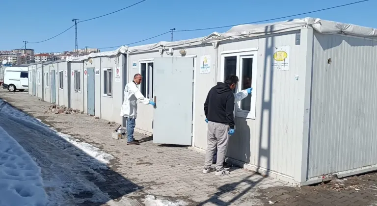 Besni'de 16 konteynera giren 4 hırsızlık şüphelisi yakalandı  - Videolu Haber