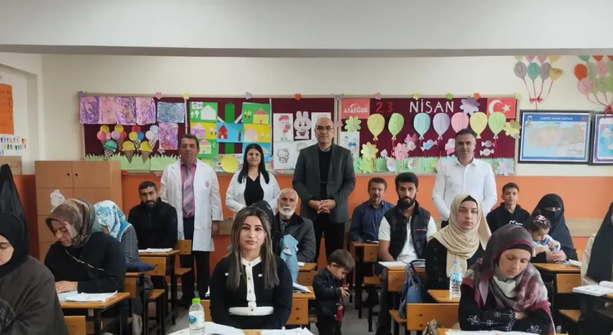 Beypazarı’nda göçmen vatandaşlara yönelik okuma yazma kursu açıldı