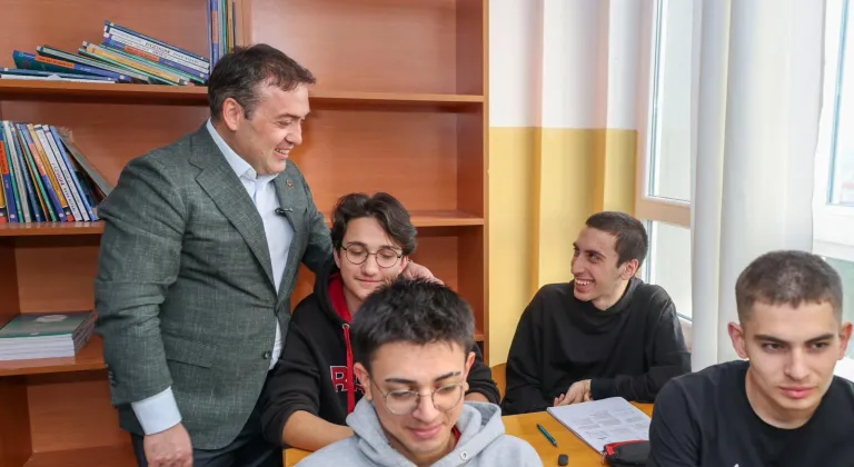 Bilecik'te Vali Sözer'den öğrencilere ziyaret