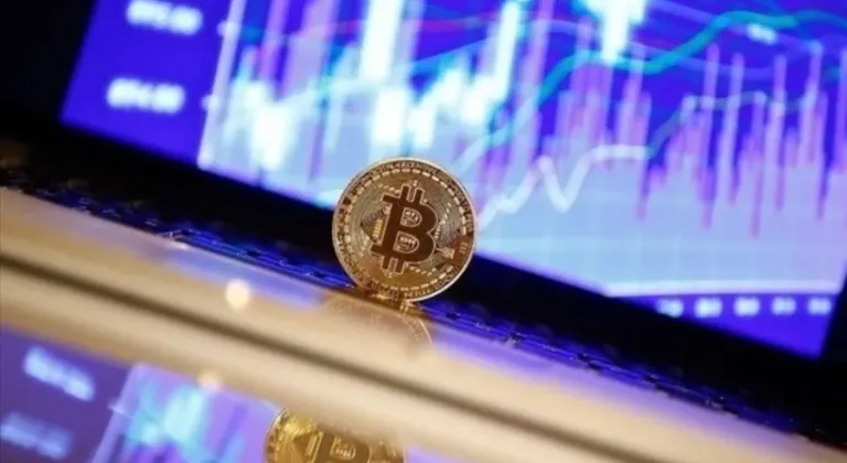 Bitcoin'de sert düşüş: 61 bin doların altını gördü