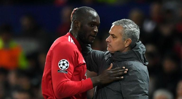 Bomba plan! Lukaku sahada, Mourinho kulübede...