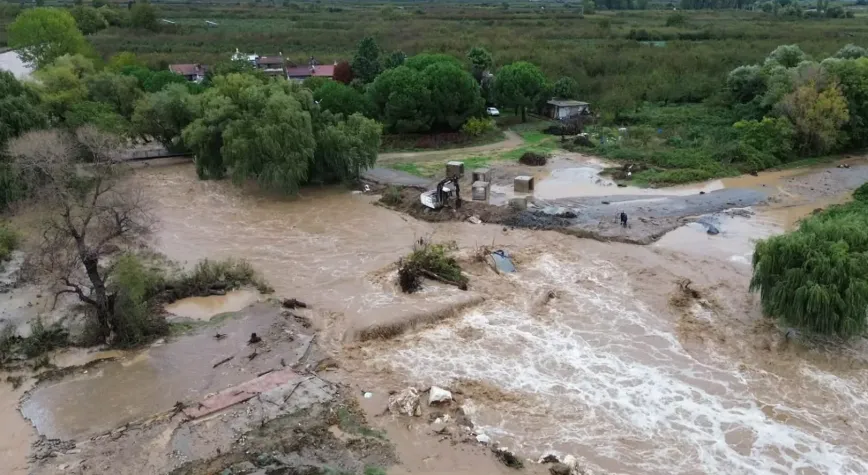 Bursa İznik’te Çakırca Deresi taştı! Tarım arazileri sular altında kaldı