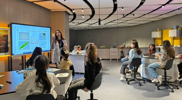 Bursa Osmangazi'den Kadın ve Kız Çocuklarına Bilimle Dolu Bir Gelecek Yolculuğu: GUHEM Kapılarını Açtı!