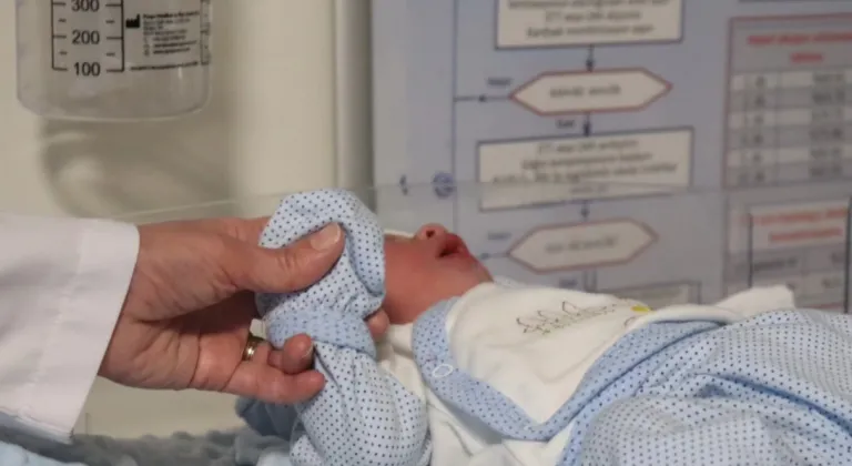 Bursa Şehir Hastanesi'nde ilk tüp bebek dünyaya geldi