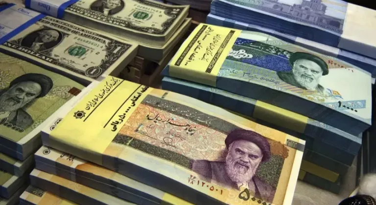 Çalışma Bakanı duyurdu: Savaştaki İran'da asgari ücrete dev zam!