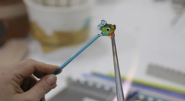 Çankaya'da Nefesle Sanata Hayat Veriliyor: Cam Üfleme Kursları Rekor Kırdı!