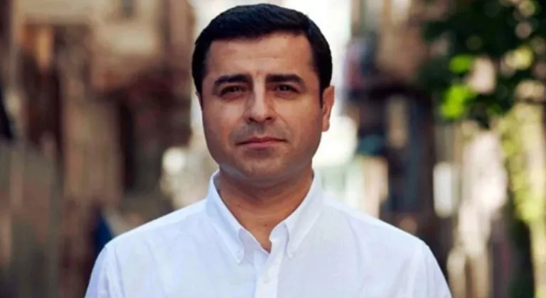 Demirtaş'tan Bahçeli'nin Öcalan çağrısına yanıt: 'Çözüm özgür bir zeminde konuşulmalı'