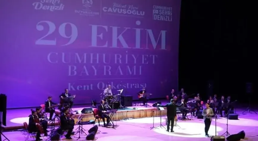 Denizli’de Cumhuriyet Bayramı Etkinlikleri Bilim Şov ve Konserle Başladı