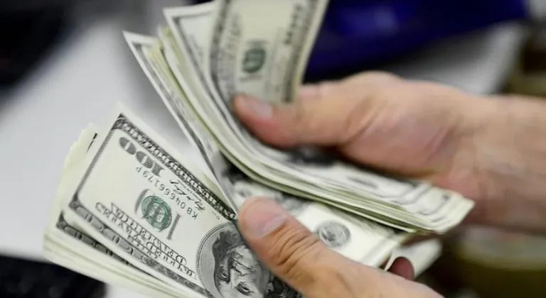 Dolar kritik eşiği aştı! Demir attı