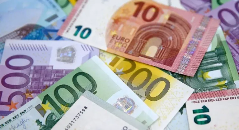 Dolar ve euro yeni rekora koşuyor!