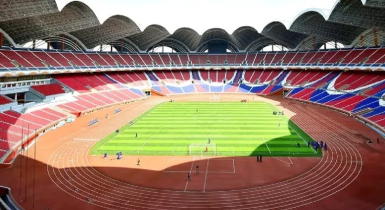 Dünyanın en büyük stadyumu ama futbol oynamak yasak