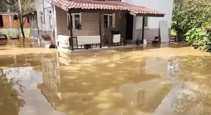 Düzce’de sağanak yağış su baskınlarına neden oldu