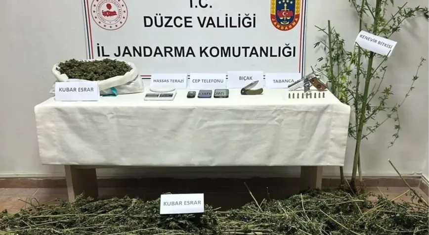 Düzce'de uyuşturucuya 2 gözaltı!